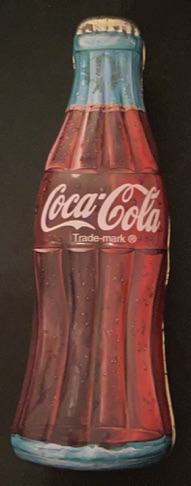 76149-1 € 3,00 coca cola voorraadblikje in vorm van fles 14 x 4 cm.jpeg